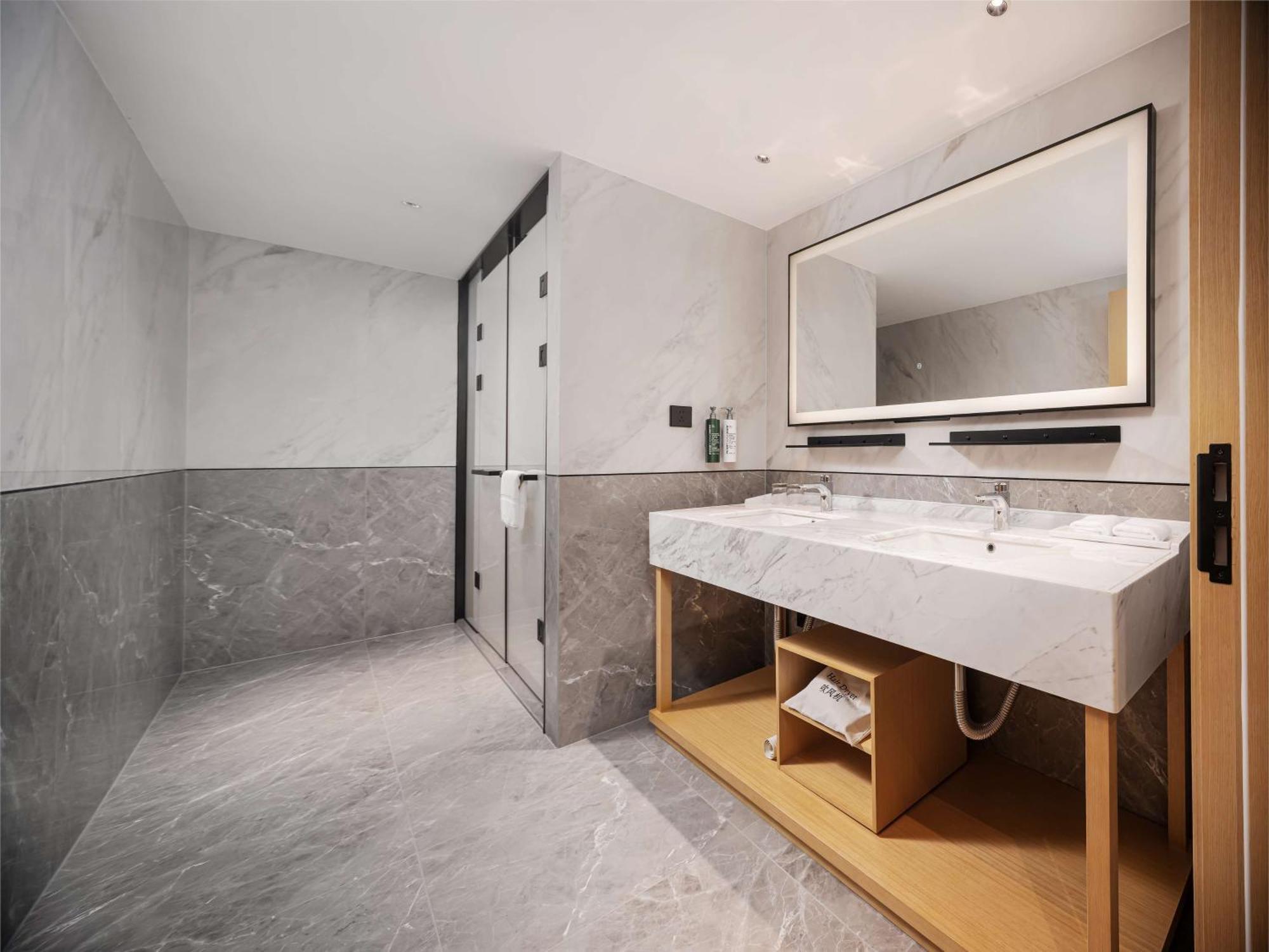 Hotel Hilton Garden Temple Of Heaven East Gate Station 4*