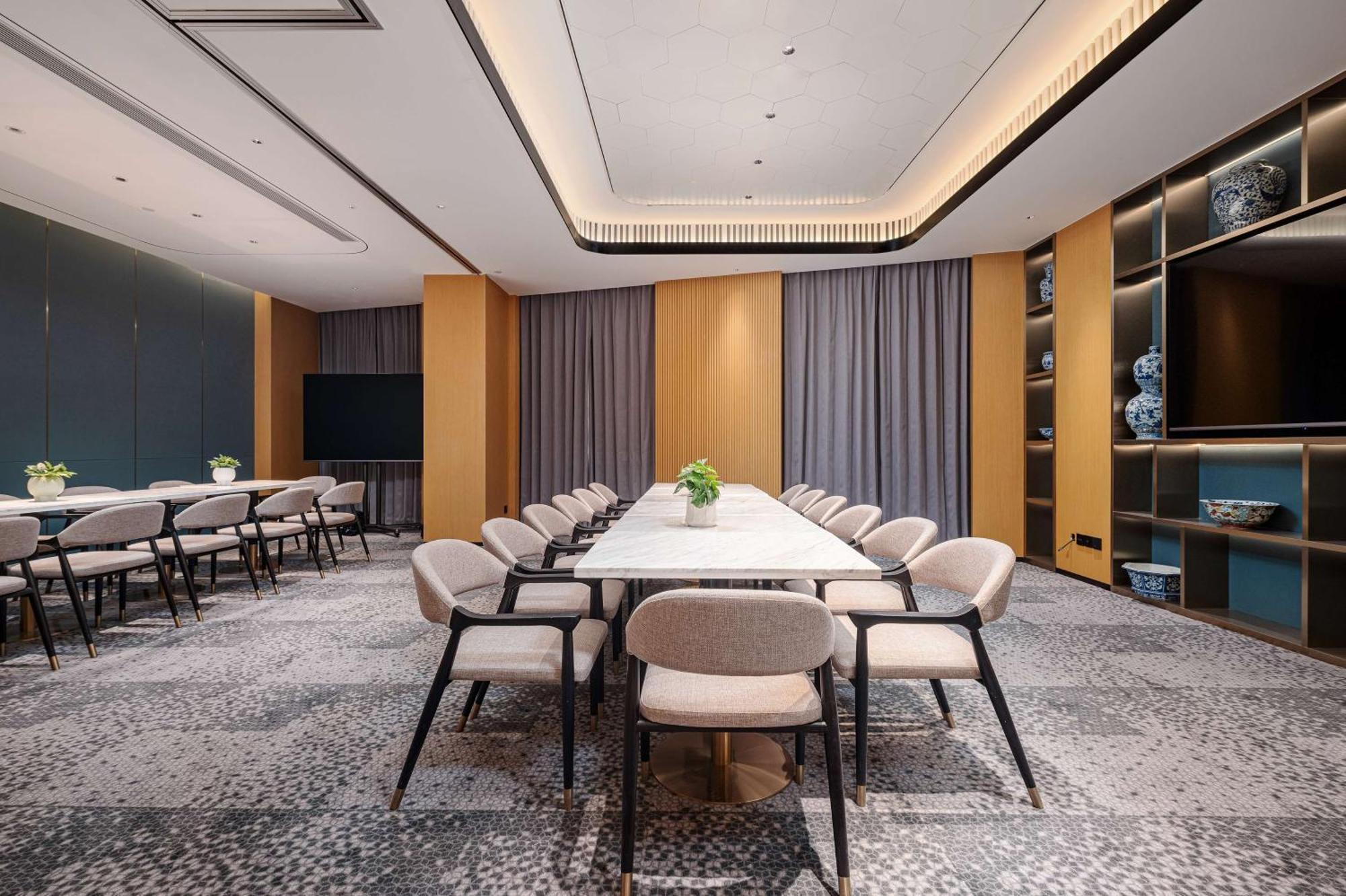Hilton Garden Temple Of Heaven East Gate Station Hotel Beijing